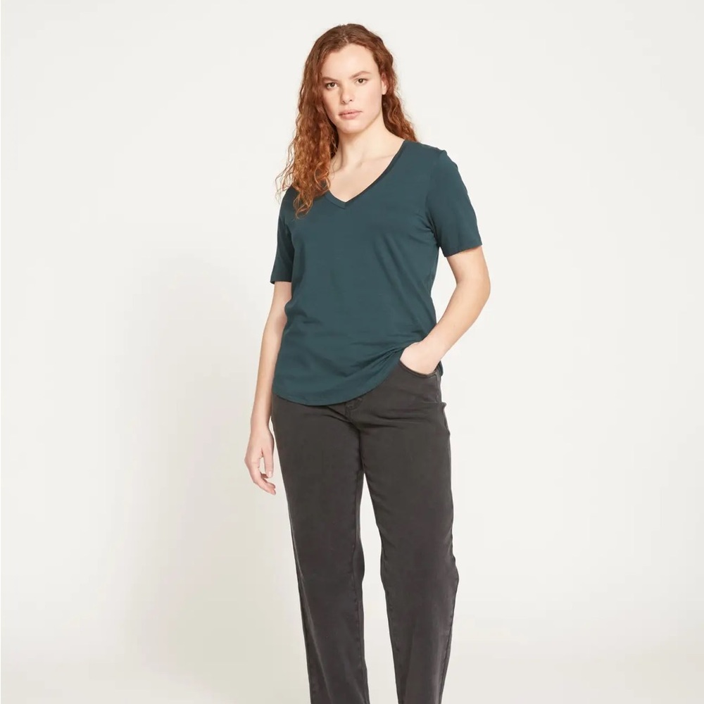 Universal Standard V Neck Tee - Dark Green